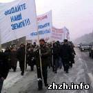 Общество: Трассу Житомир-Киев перекрыли митингующие селяне. ФОТО