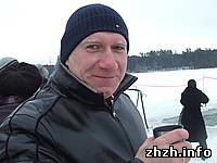 В Житомирском гидропарке Крещенье отметили купанием в проруби. ФОТО