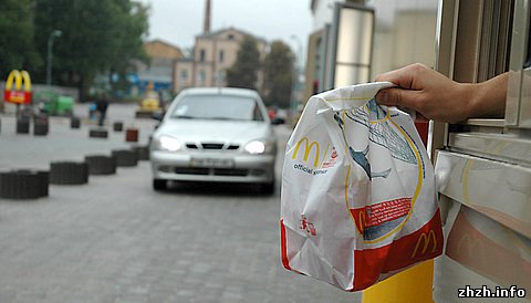 Город: В Житомире открылся первый МакДональдс. ФОТО