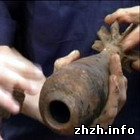 Общество: В Житомире, пенсионер обнаружил минометную мину на крыше своего дома. ФОТО